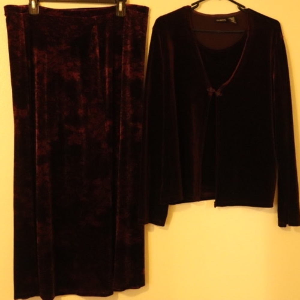 Burgundy set